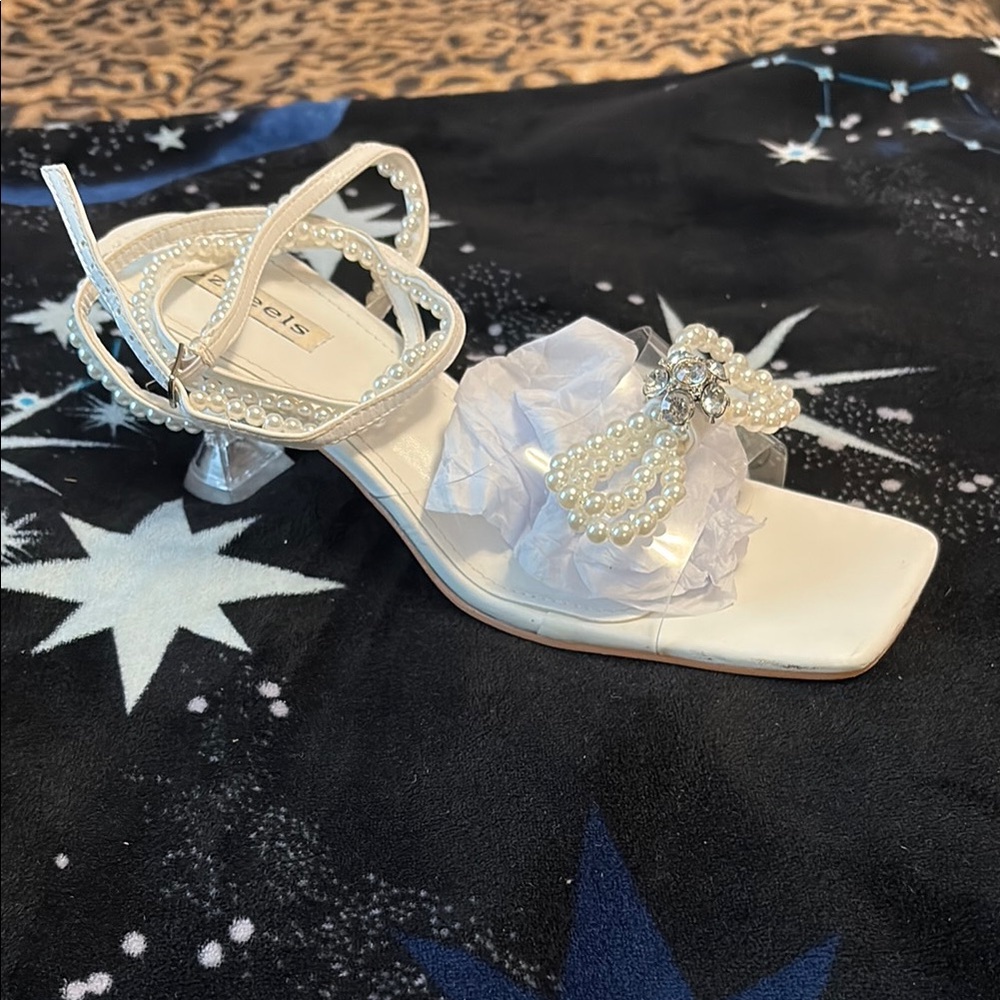 Elegant White Pearl-Embellished Women's Sandals